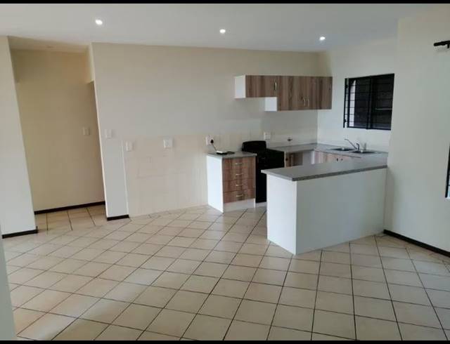 2 BEDROOM TOWNHOUSE FOR SALE IN SUNNYROCK